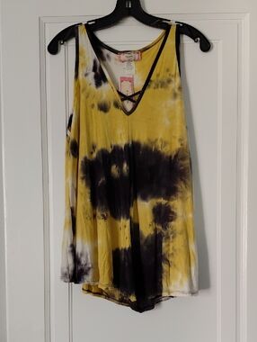 NWT Yellow and Black Tie-Dye V-Neck Tank